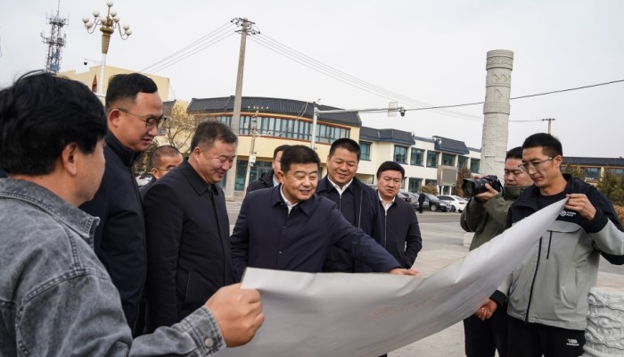 肅州區(qū)委副書記、區(qū)長(zhǎng)宋濟(jì)民調(diào)研生態(tài)公司酒泉火車站站房改造提升項(xiàng)目復(fù)工復(fù)產(chǎn)情況